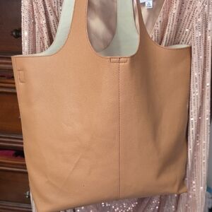 Elegant Tan Leather Tote Bag